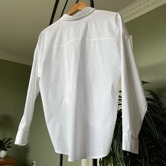 "Friday" flattering white button down - Picture 3 of 3